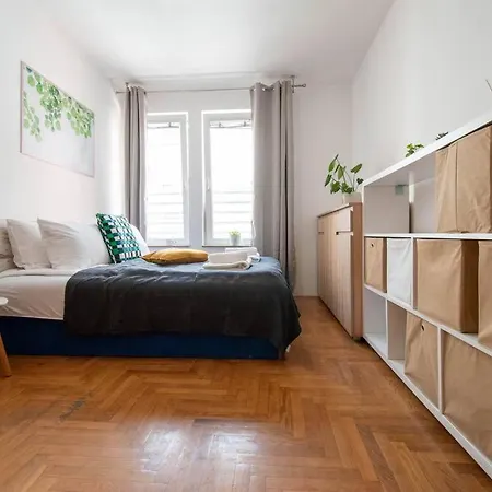 Augusta - Central, Spacious With Easy Parking Option Novi Sad Exteriör bild